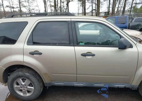 2011 Ford Escape Xlt из США, поврежденный, VIN 1FMCU0D77BKB74840